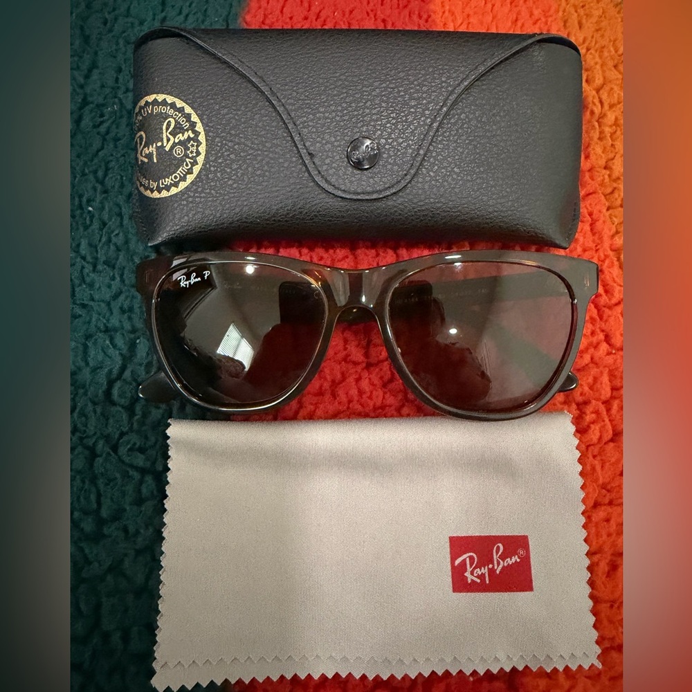 Ray-Ban RB4184 Polarized Sunglasses - Picture 2 of 8